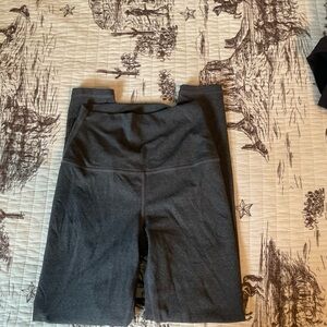 Women’s dark grey leggings